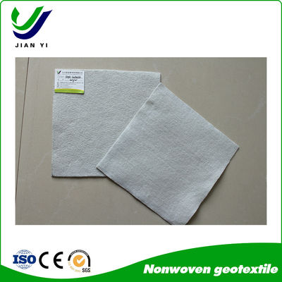 Géotextile Non-Tissé à Fibres Courtes 100-800g/m2 Résistance à la Perforation Excellente pour la Géotechnique
