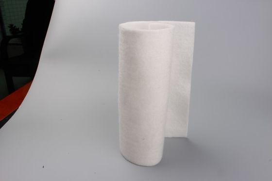 Largeur de 1m-6m Fibre de base Géotextile résistant à la corrosion et aux produits chimiques pour une longue durée de vie