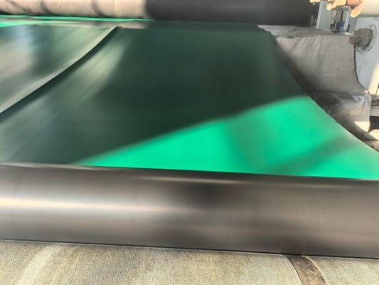 Géomembrane lisse en HDPE à double couleur noir et vert pour la protection de l'environnement