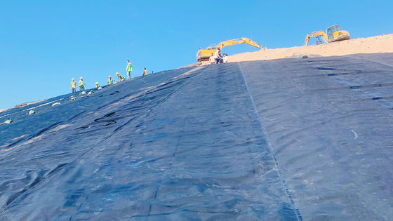 Géomembrane lisse en PEHD résistant aux UV pour un anti-âge et une protection durable dans n'importe quel environnement