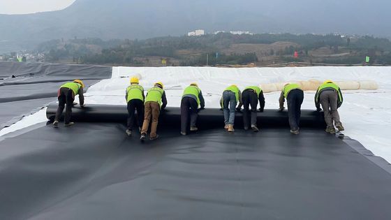 Protéger les décharges et les décharges en HDPE Géomembrane lisse avec une excellente résistance chimique