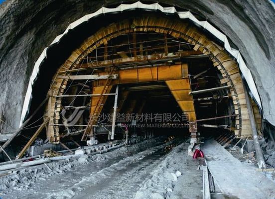 Couche imperméable à l'eau pour la construction de tunnels et de tunnels souterrains
