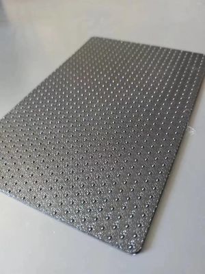 Processus de production avancé de géomembrane texturée en PEHD pour le génie de l'environnement