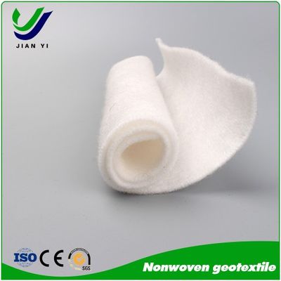PET Polyester Chips Géotextile non tissé pour les résidus d'eau des étangs et des décharges Largeur 1m-6,6m Résistance à la rupture KN/m ≥ LD/TD 4,5-40