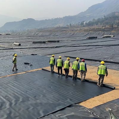 Géomembrane imperméable en HDPE lisse pour décharges et égouts