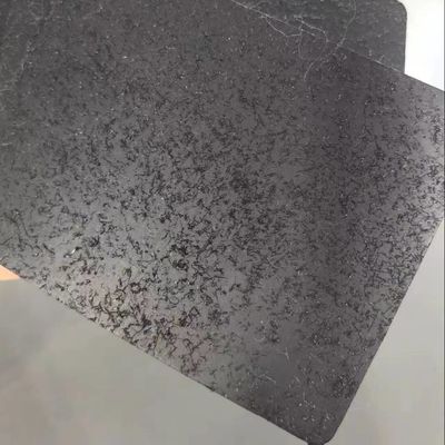 Facilité de construction Déposer une géomembrane antidérapante à pente texturée de 1,0 mm à 2,5 mm pour le stockage des déchets