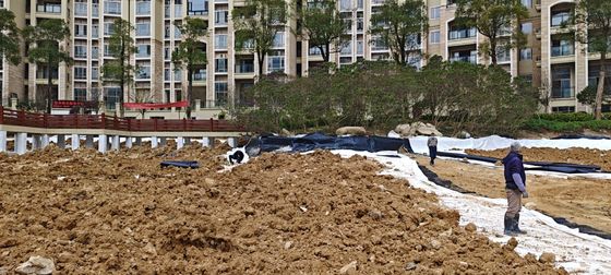 Géomembrane lisse HDPE durable pour projet anti-filtrage de lac artificiel Résistance à la rupture 20-80N/mm Allongement à la rupture 700%