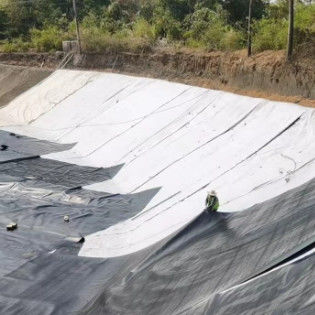 Fonction de séparation Géotextile à longs filaments non tissés Largeur 1m-6m pour les applications de décharge minière