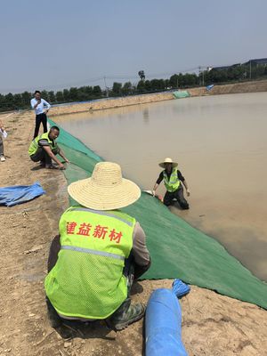 Solution de revêtement d'étang d'aquaculture 4m largeur Ciment couverture avec fibres textiles et poudre de ciment