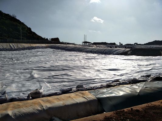 Résistance chimique des géomembranes de polyéthylène HDPE à haute densité Prévention des fuites pour les installations de stockage de résidus