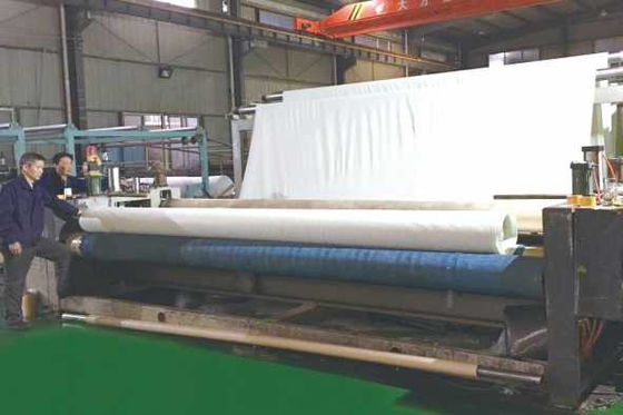 Géomembrane composite HDPE pour confinement d'eau 0,2-3mm pour la construction de batardeaux Longueur 50-150m