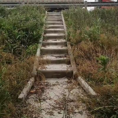 Couverture en ciment résistant à la corrosion pour canaux de drainage industriels - Revêtement robuste de 4 m de largeur