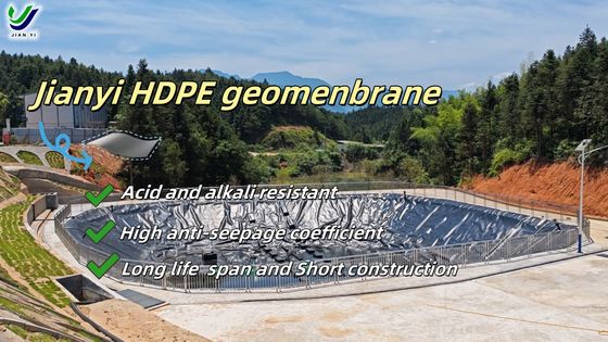 Géomembrane HDPE lisse imperméable avec stabilité chimique et durabilité pour une protection durable