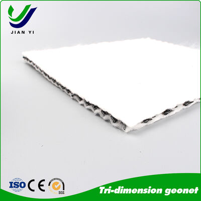 Filet de drainage composite 3D à haute résistance à la traction ≥16 kN/m, excellente résistance aux UV et conception anti-colmatage pour les applications de décharge et de plate-forme routière