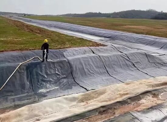 JC/T 2884-2025 Couverture de ciment à durcissement rapide de haute résistance standard pour la protection contre les pentes rapides d'une largeur de 4 m